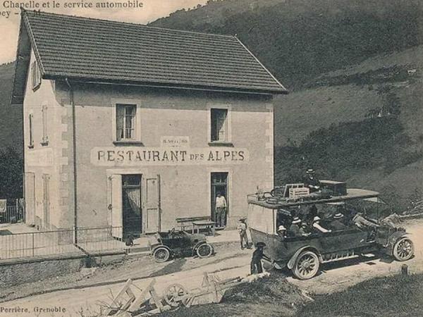 Terrasse en altitude et gratin dauphinois au Café des Alpes 
